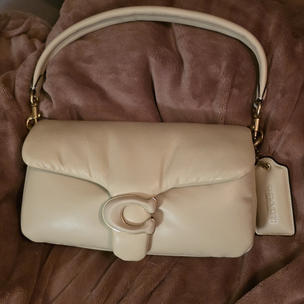 Coach Pillow Tabby 26 Ivory